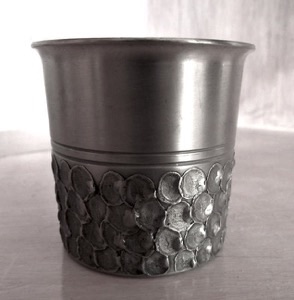 Beaker
Perletinn